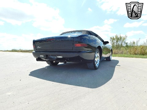 2004 Avanti Convertible image 17