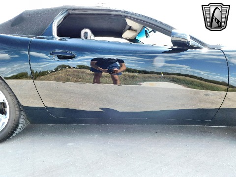 2004 Avanti Convertible image 44