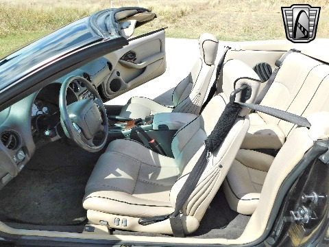 2004 Avanti Convertible image 97