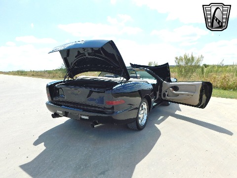 2004 Avanti Convertible image 72