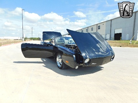 2004 Avanti Convertible image 74