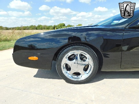 2004 Avanti Convertible image 28