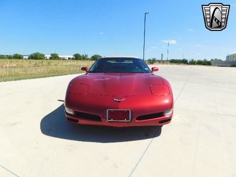 2001 Chevrolet Corvette image 10