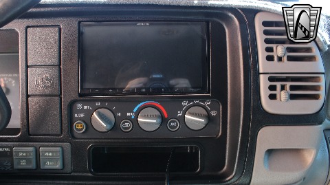 1999 Chevrolet Tahoe image 108