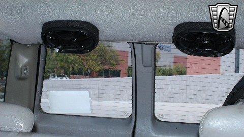 1999 Chevrolet Tahoe image 120