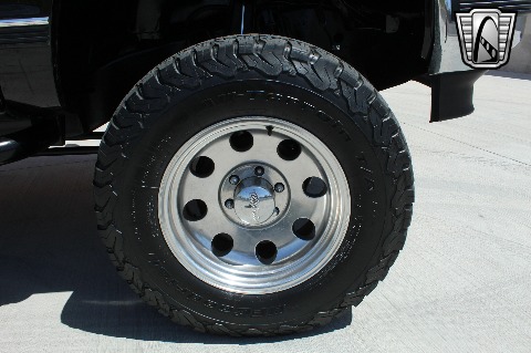 1999 Chevrolet Tahoe image 100