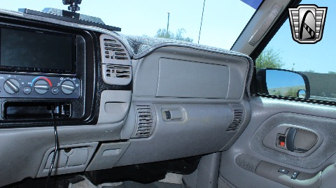 1999 Chevrolet Tahoe image 106