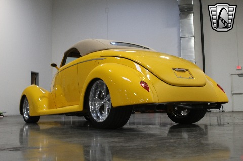 1937 Ford Roadster image 28