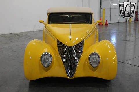 1937 Ford Roadster image 9