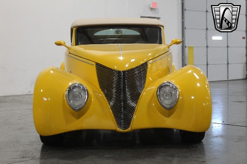 1937 Ford Roadster image 17