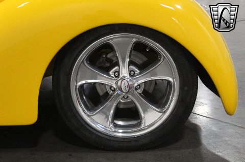 1937 Ford Roadster image 104