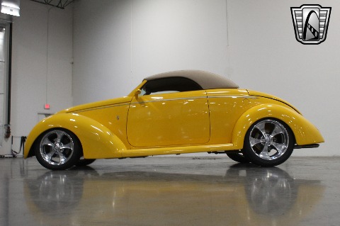 1937 Ford Roadster image 27