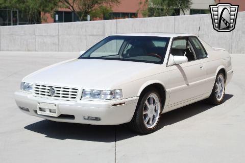 2002 Cadillac Eldorado image 3
