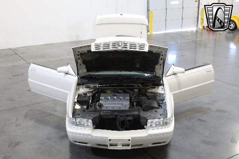 2002 Cadillac Eldorado image 32