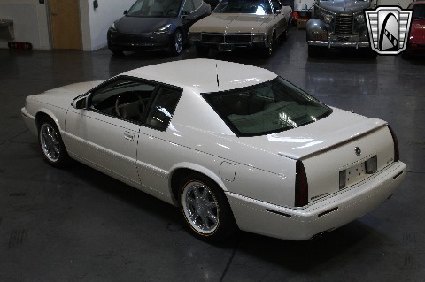 2002 Cadillac Eldorado image 10