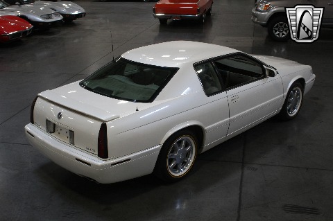 2002 Cadillac Eldorado image 12