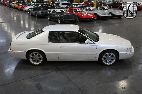 2002 Cadillac Eldorado image 13