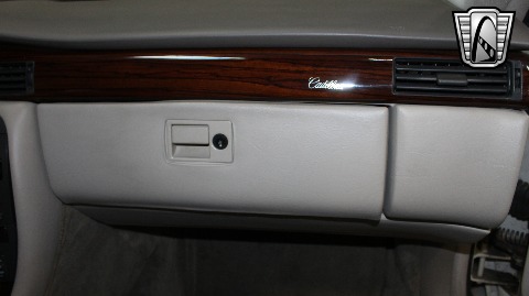 2002 Cadillac Eldorado image 121