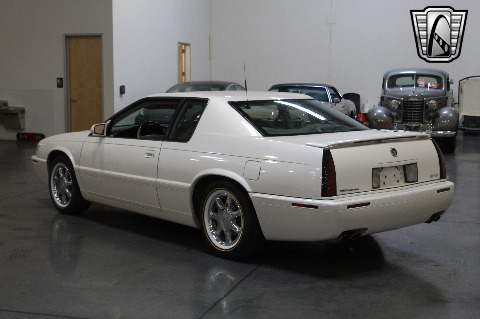 2002 Cadillac Eldorado image 18