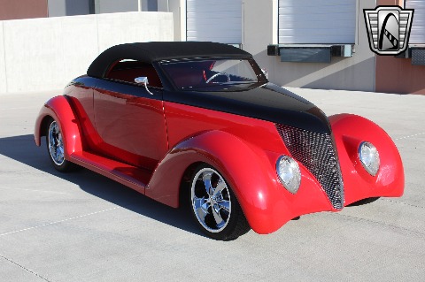 1937 Ford Custom image 5