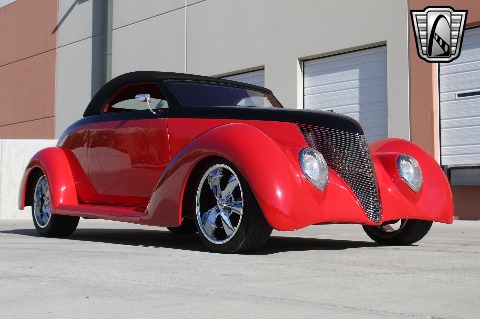 1937 Ford Custom image 29