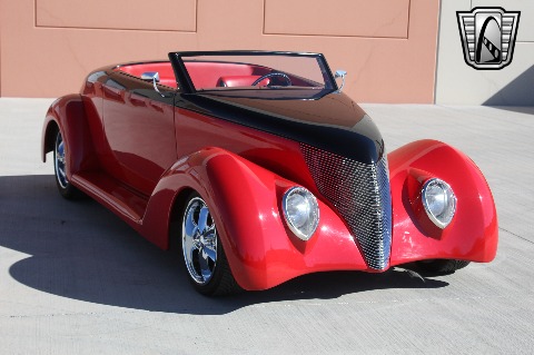 1937 Ford Custom image 55