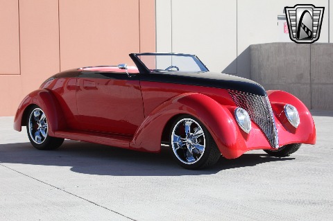 1937 Ford Custom image 56