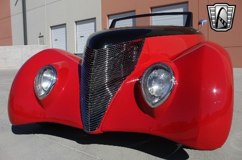 1937 Ford Custom image 82
