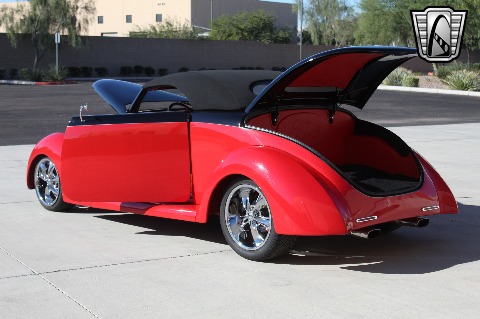 1937 Ford Custom image 32
