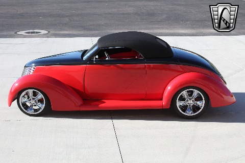 1937 Ford Custom image 8