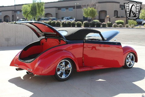 1937 Ford Custom image 34