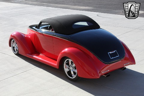 1937 Ford Custom image 9