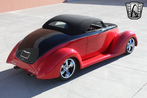 1937 Ford Custom image 11