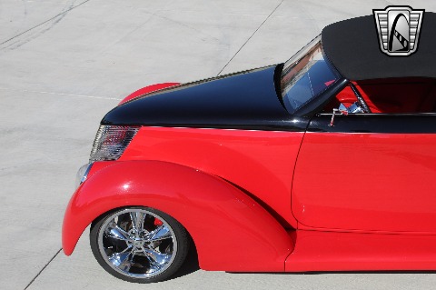 1937 Ford Custom image 37