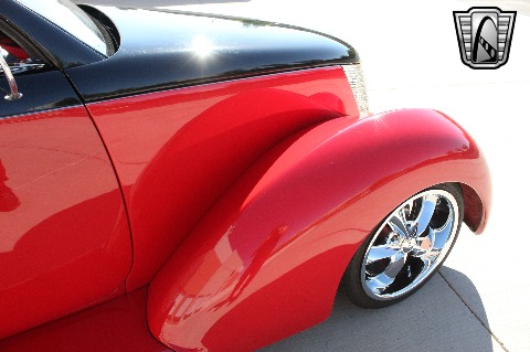 1937 Ford Custom image 89