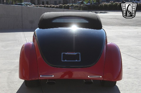 1937 Ford Custom image 18