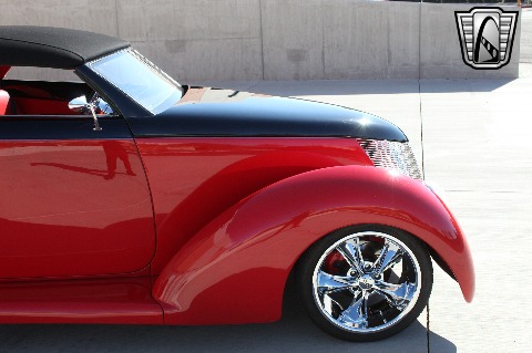 1937 Ford Custom image 44