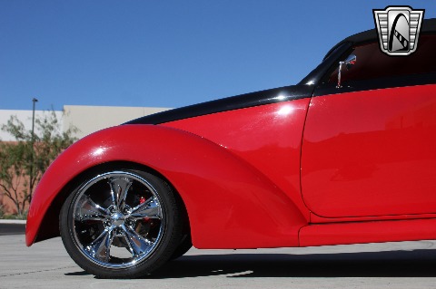 1937 Ford Custom image 45