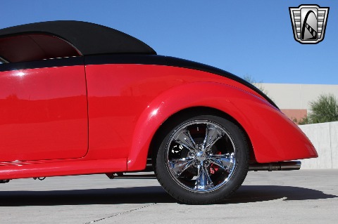 1937 Ford Custom image 46