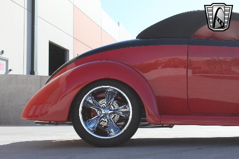 1937 Ford Custom image 47