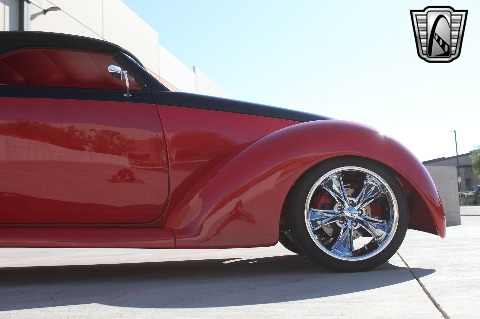 1937 Ford Custom image 48