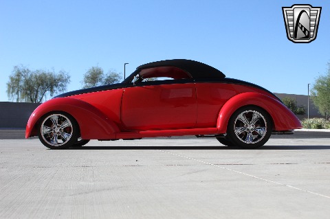 1937 Ford Custom image 24