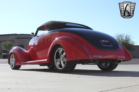 1937 Ford Custom image 25