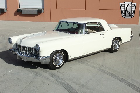 1956 Lincoln Continental image 8
