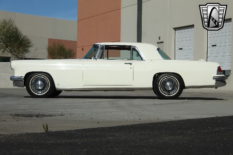 1956 Lincoln Continental image 25