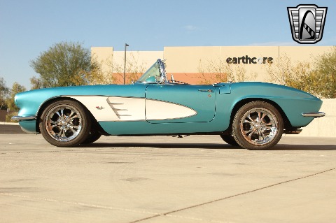 1961 Chevrolet Corvette image 29