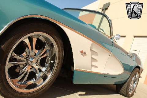 1961 Chevrolet Corvette image 81