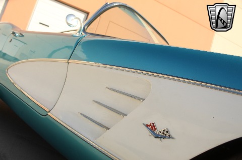 1961 Chevrolet Corvette image 107