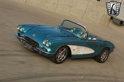 1961 Chevrolet Corvette image 4