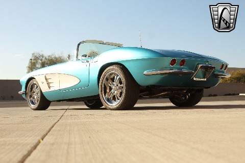 1961 Chevrolet Corvette image 30